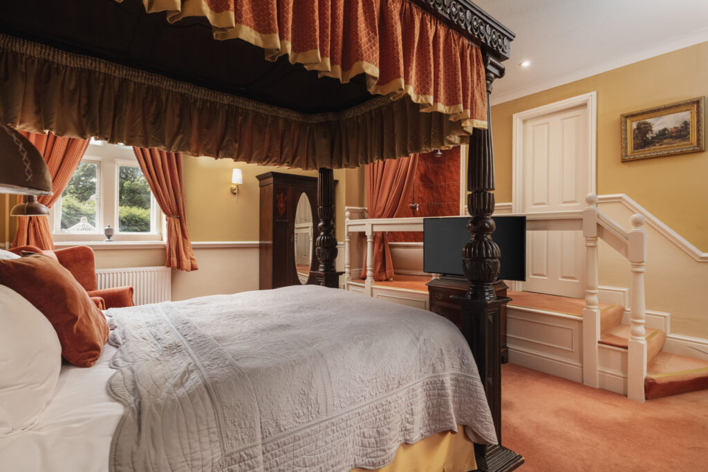 BedroomCourtyardState_2